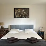 Chateau De Lestang B&B