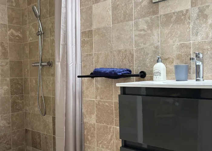 Chateau De Lestang فندق مبيت وإفطار 3*