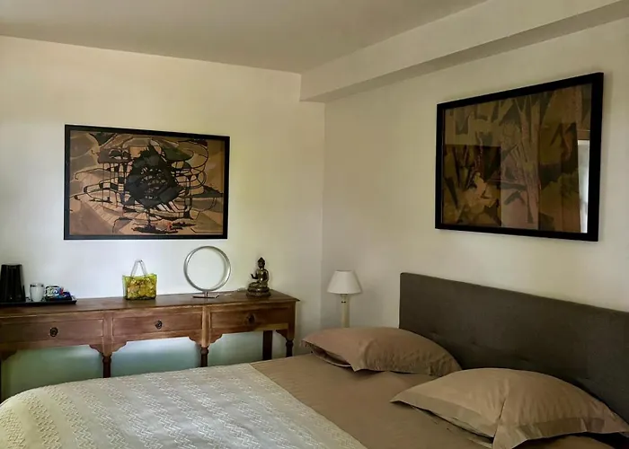 Chateau De Lestang Savignac (Aveyron)