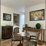 Bed & Breakfast Chateau De Lestang 3*