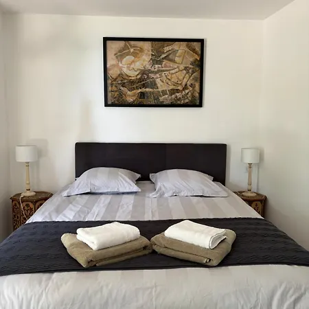 Bed & Breakfast Chateau De Lestang