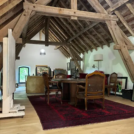 Bed & Breakfast Chateau De Lestang 3*